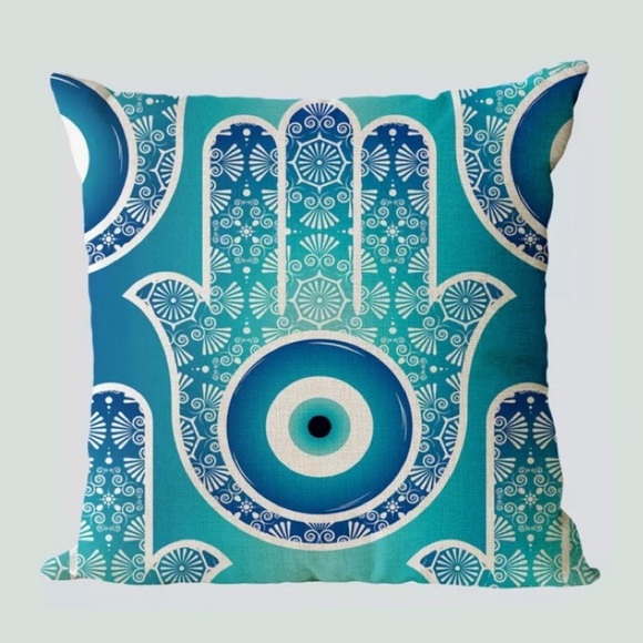 Eye of protection, in a Hamsa hand print accent, pillow coverNWT - Picture 3 of 4
